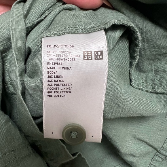 Uniqlo Linen Blend Short Sleeve Romper in Sage Green - Picture 3 of 4
